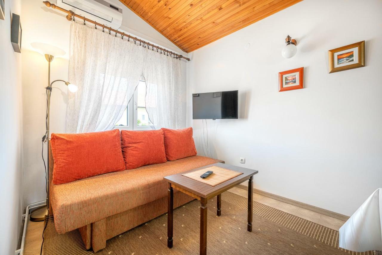 Apartments Klavdija Водице Екстер'єр фото
