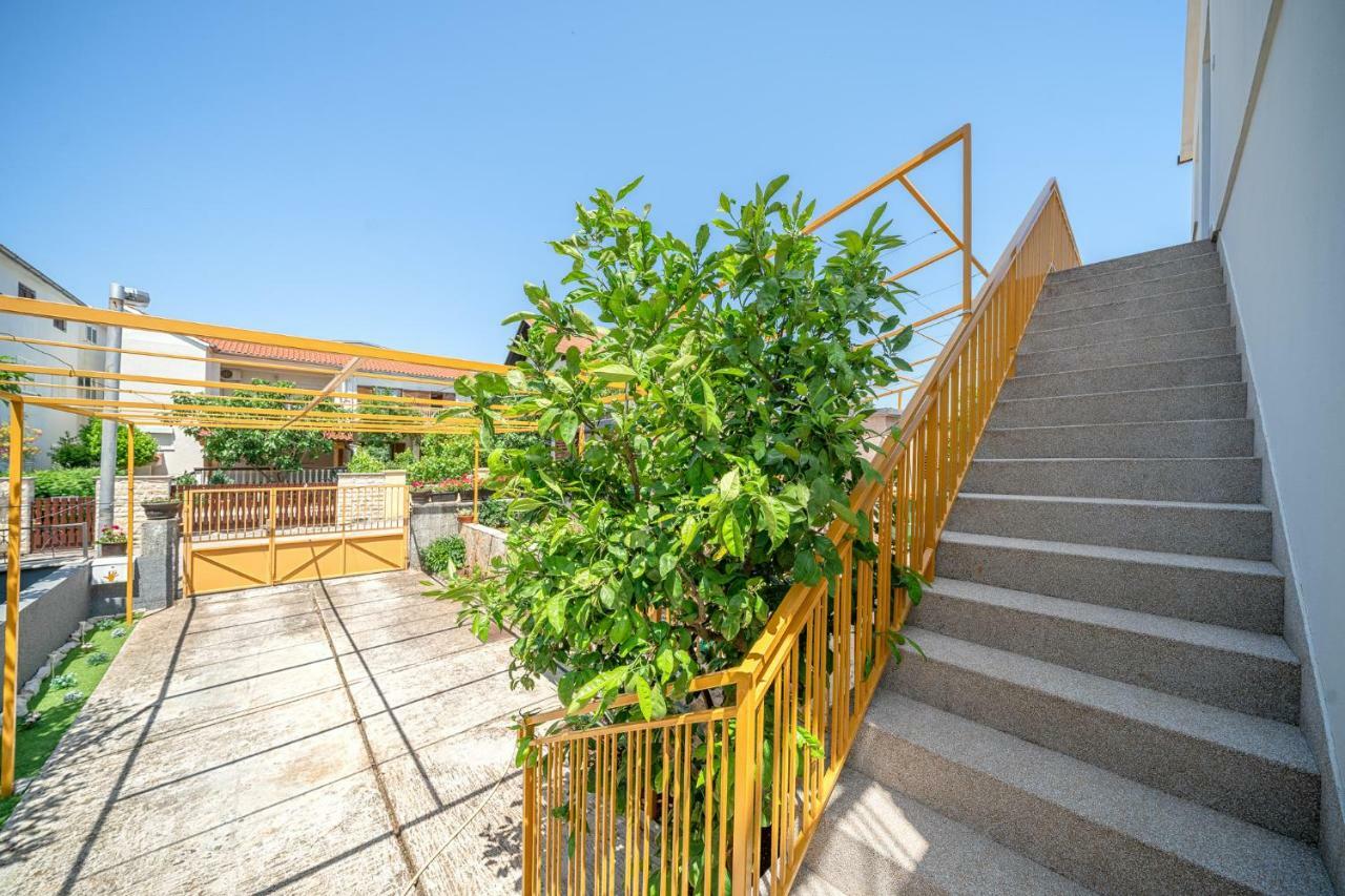 Apartments Klavdija Водице Екстер'єр фото