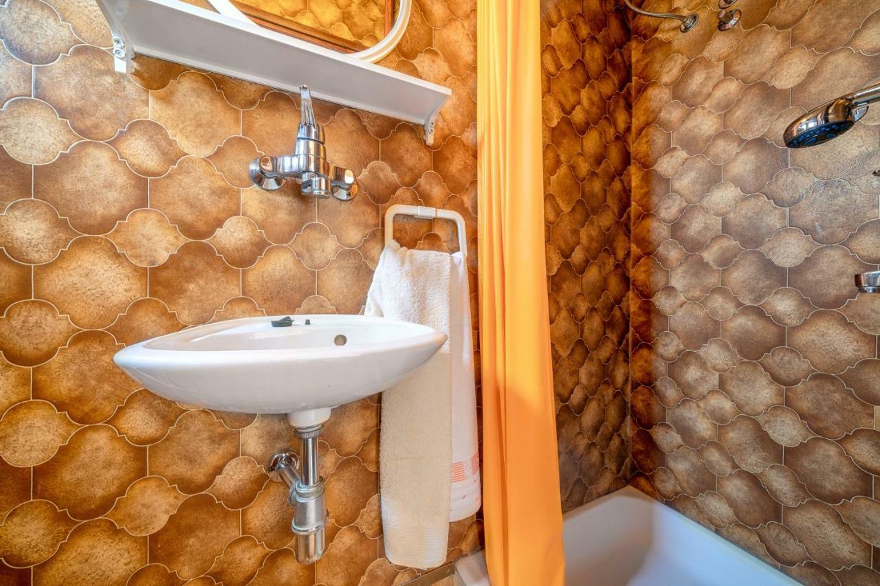Apartments Klavdija Водице Екстер'єр фото